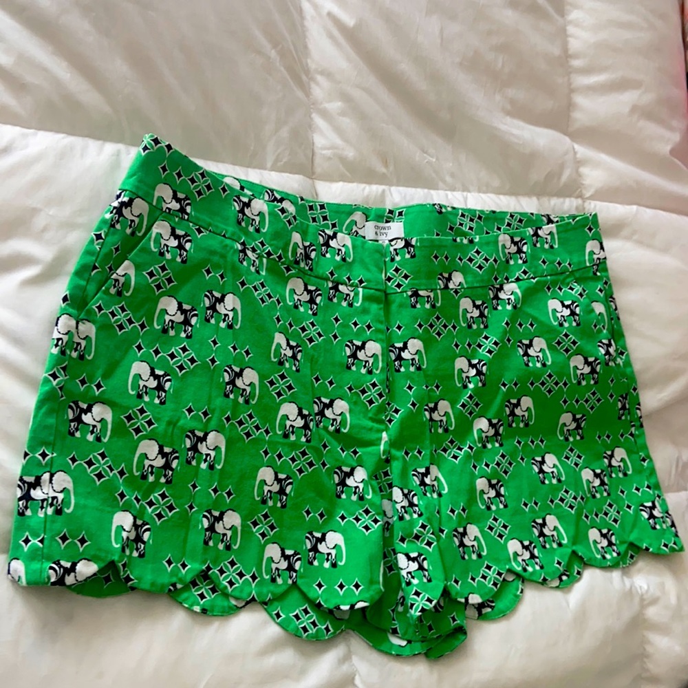 Crown & Ivy shorts size 16